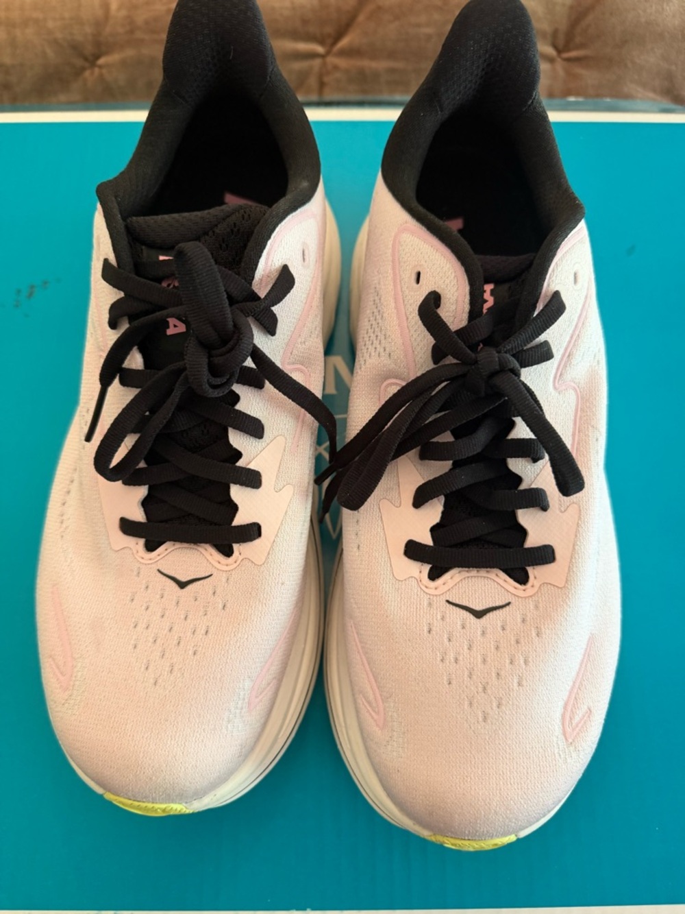 Hoka One One Pink CLIFTON 10